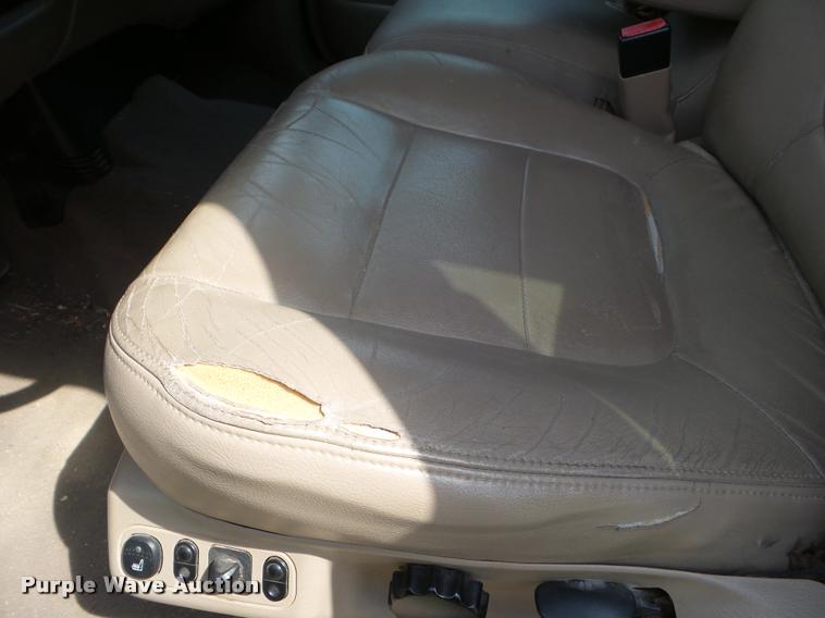 image for item L6867 2003 Ford F150 SuperCrew pickup truck