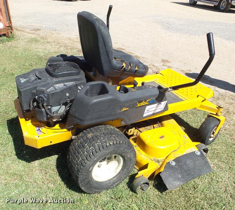 image for item L6982 2006 Cub Cadet R21 ZTR lawn mower