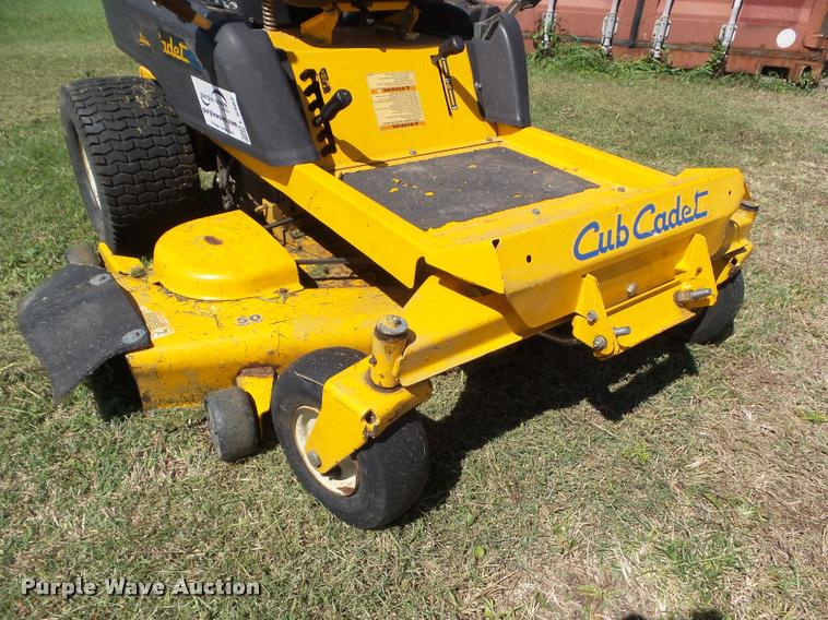 image for item L6982 2006 Cub Cadet R21 ZTR lawn mower