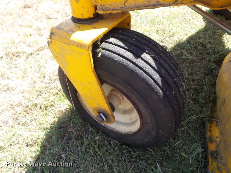 image for item L6982 2006 Cub Cadet R21 ZTR lawn mower