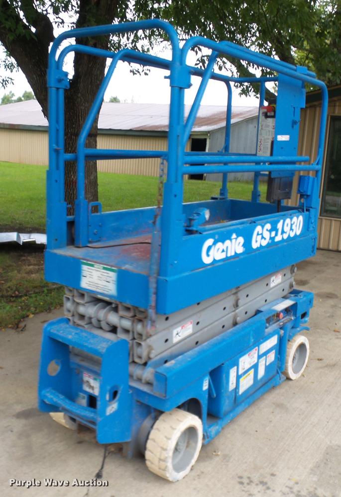 image for item N9468 Genie GS1930 scissor lift