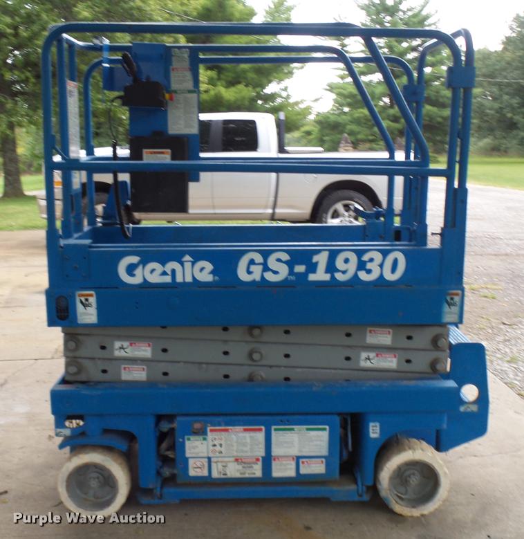 image for item N9468 Genie GS1930 scissor lift