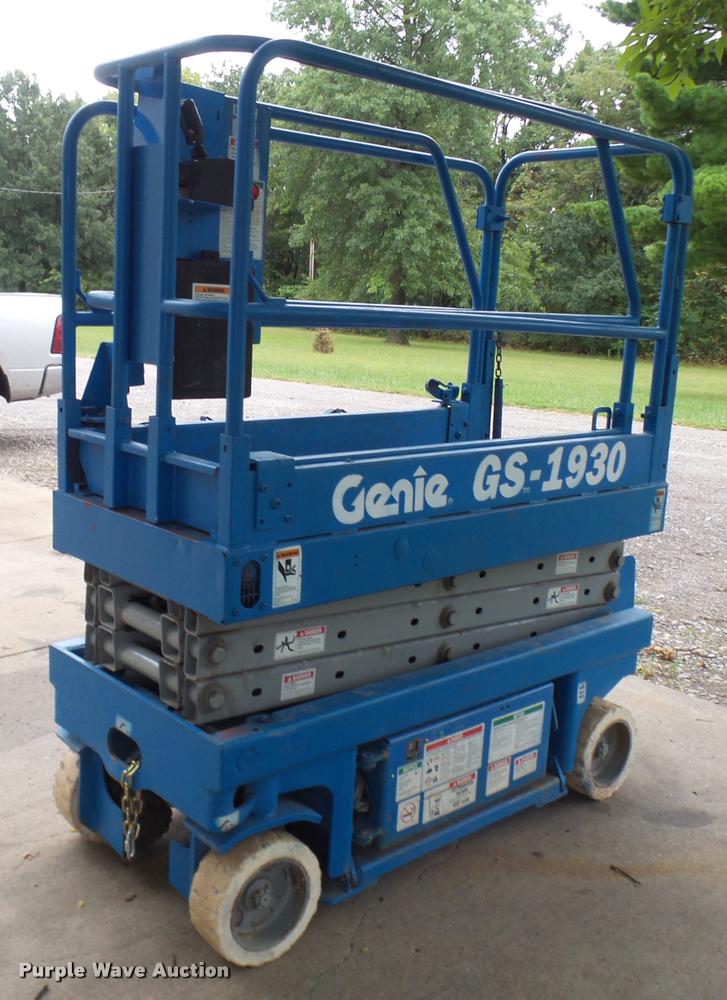 image for item N9468 Genie GS1930 scissor lift