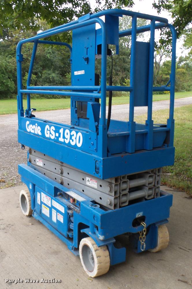 image for item N9468 Genie GS1930 scissor lift
