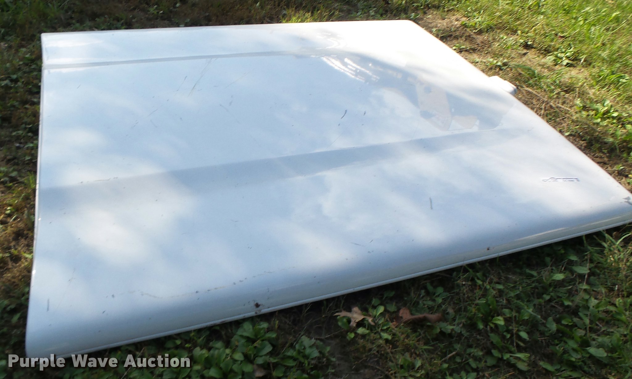 A.R.E. fiberglass truck topper in Moberly, MO Item CC9369 sold