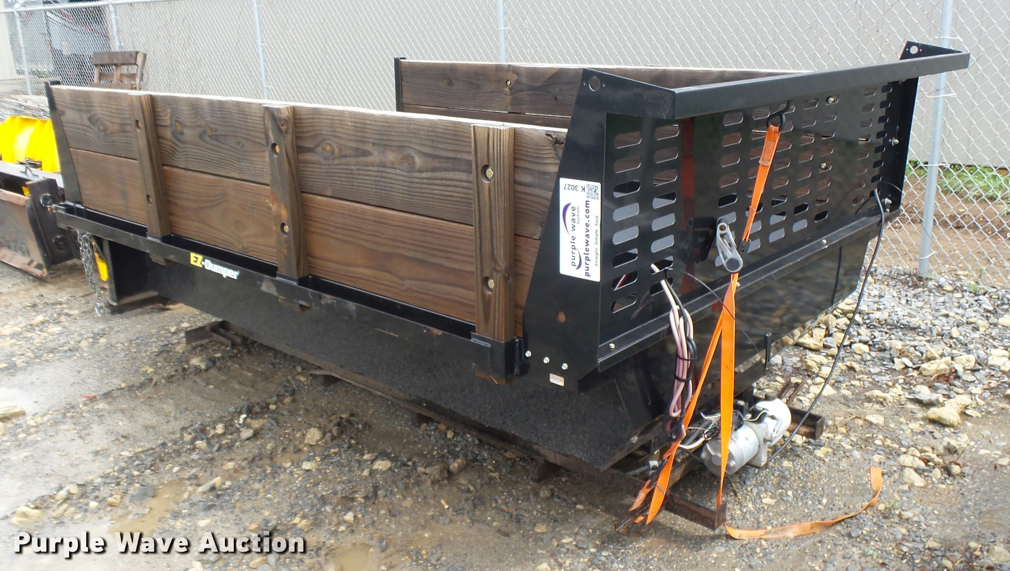 EZ steel dump bed in Andover, KS Item K3027 sold Purple Wave