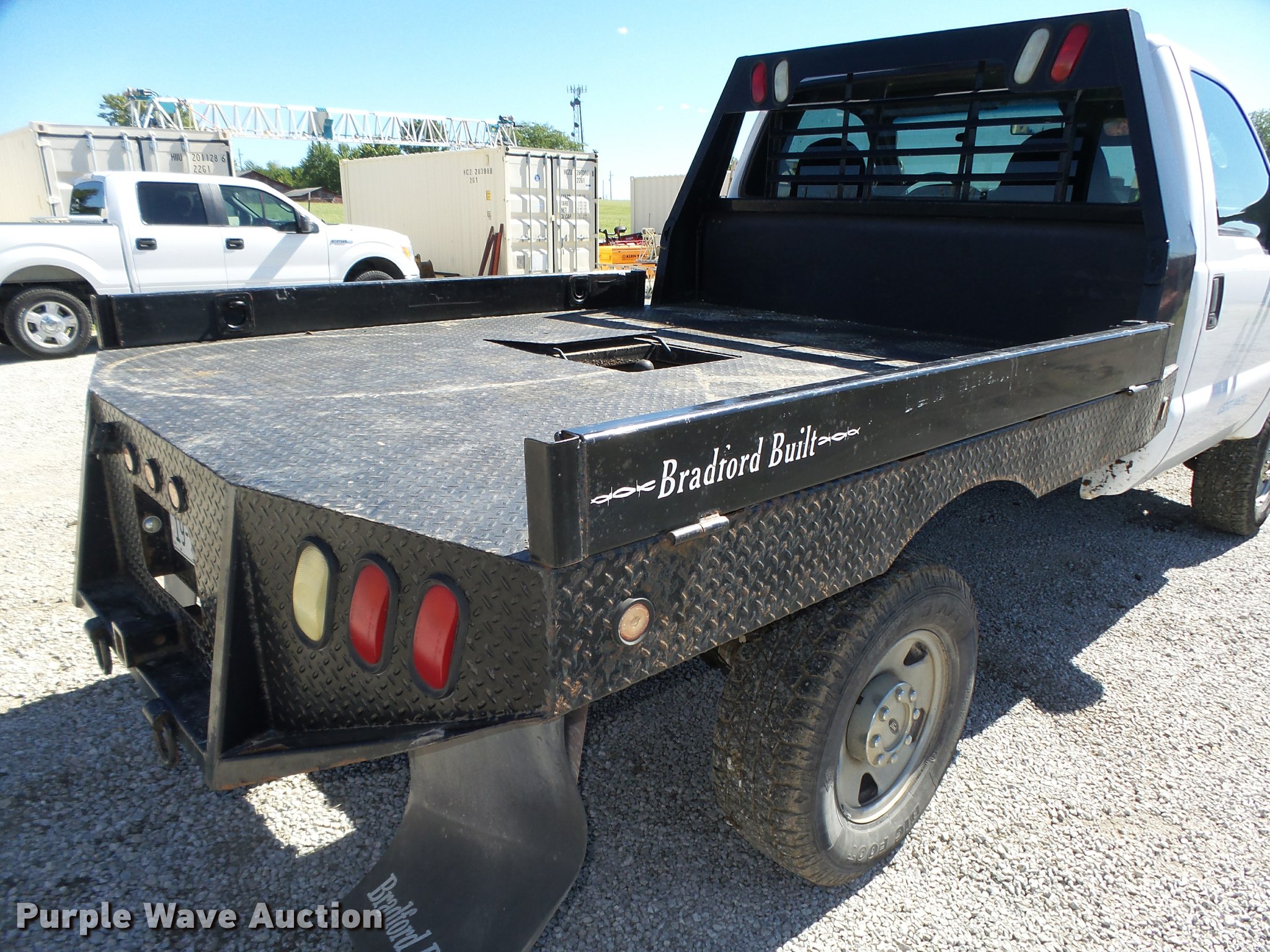 Bradford Built flatbed in Falls City, NE Item L4054 sold Purple Wave