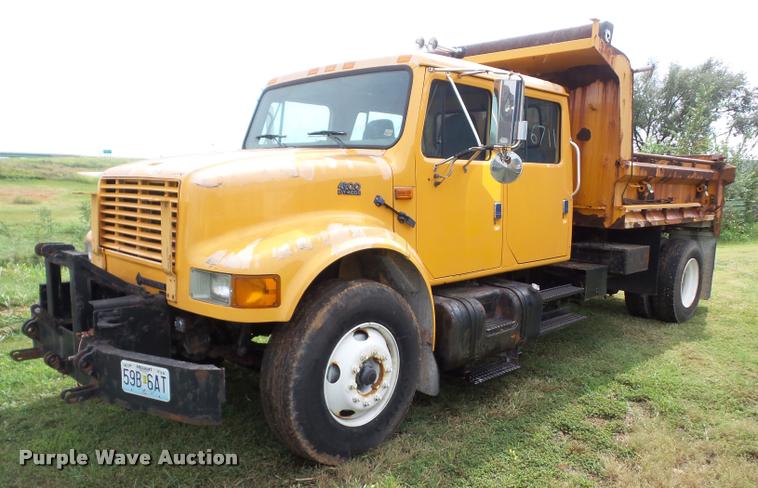 image for item AG9420 2002 International 4900 dump truck