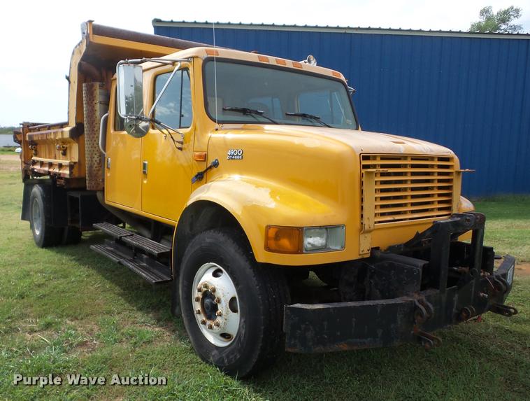 image for item AG9420 2002 International 4900 dump truck