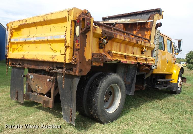 image for item AG9420 2002 International 4900 dump truck