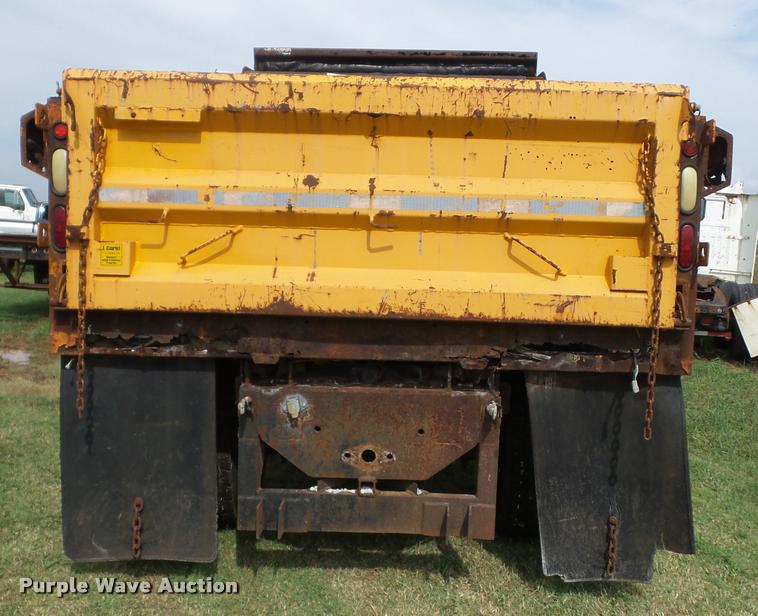 image for item AG9420 2002 International 4900 dump truck