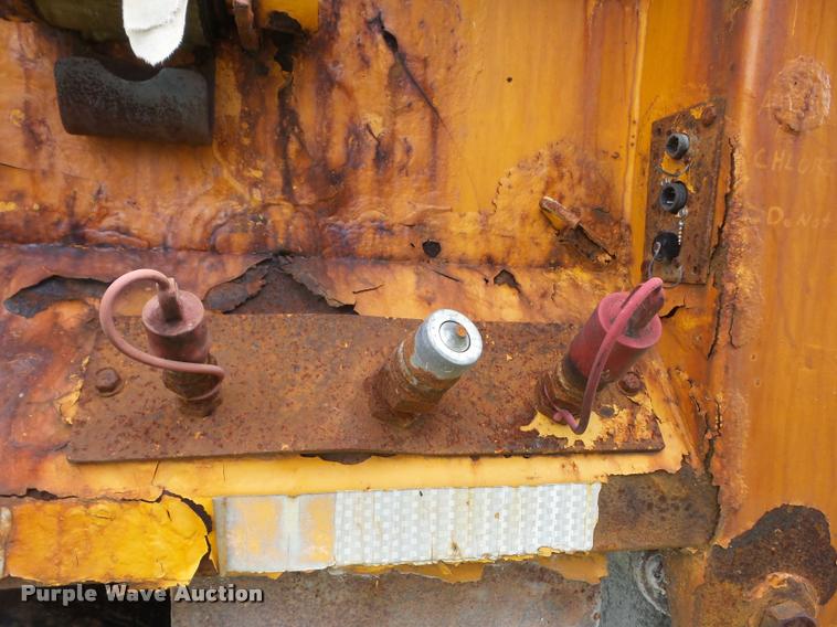 image for item AG9420 2002 International 4900 dump truck