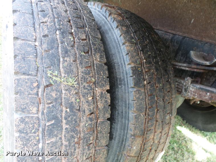 image for item AG9420 2002 International 4900 dump truck