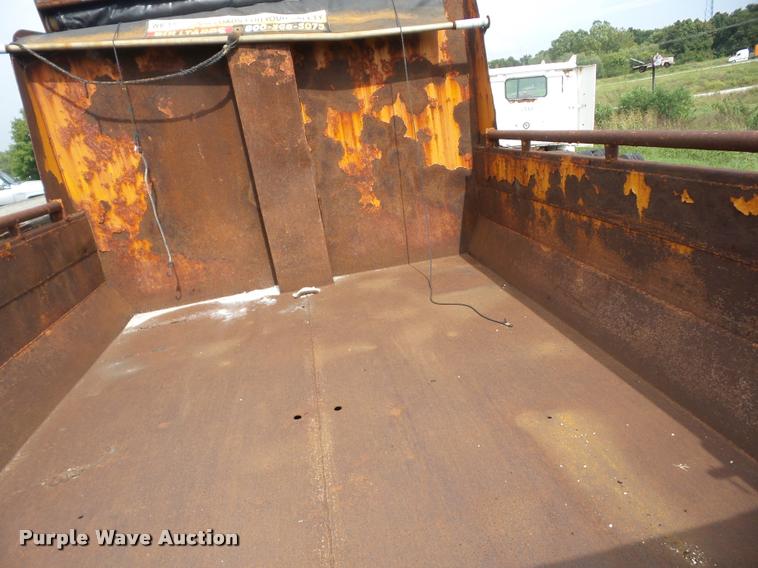 image for item AG9420 2002 International 4900 dump truck