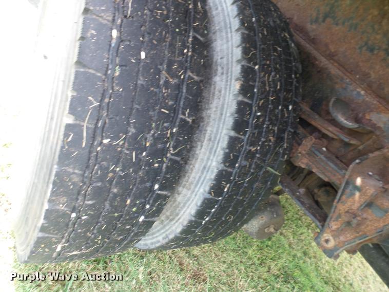 image for item AG9420 2002 International 4900 dump truck