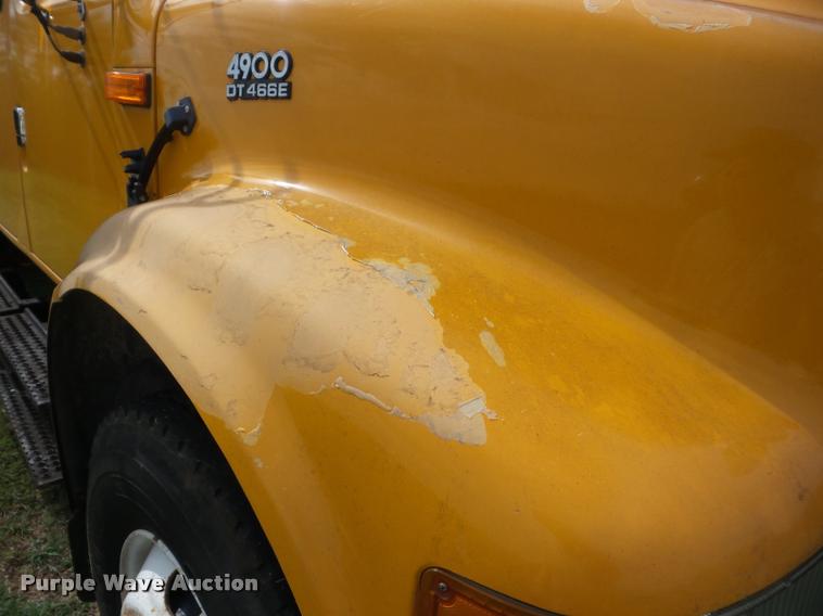 image for item AG9420 2002 International 4900 dump truck