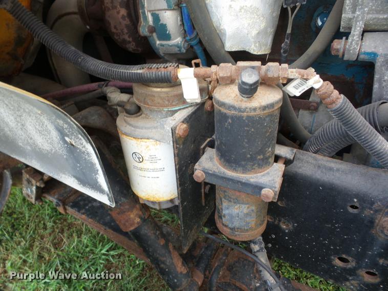 image for item AG9420 2002 International 4900 dump truck