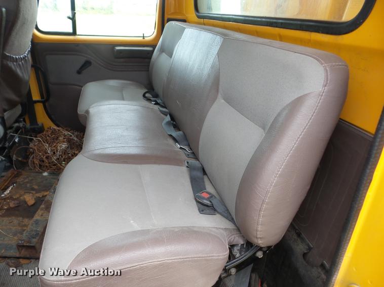 image for item AG9420 2002 International 4900 dump truck