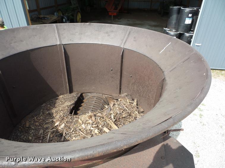 image for item BG9704 1996 Dura-tech HD8 tub grinder