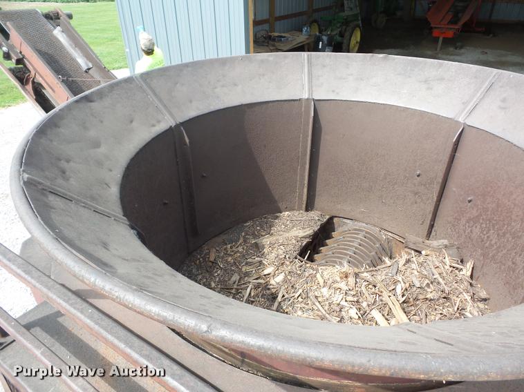 image for item BG9704 1996 Dura-tech HD8 tub grinder