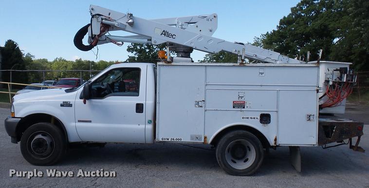 image for item BG9728 2003 Ford F550 Super Duty bucket truck
