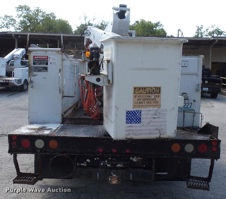 image for item BG9728 2003 Ford F550 Super Duty bucket truck