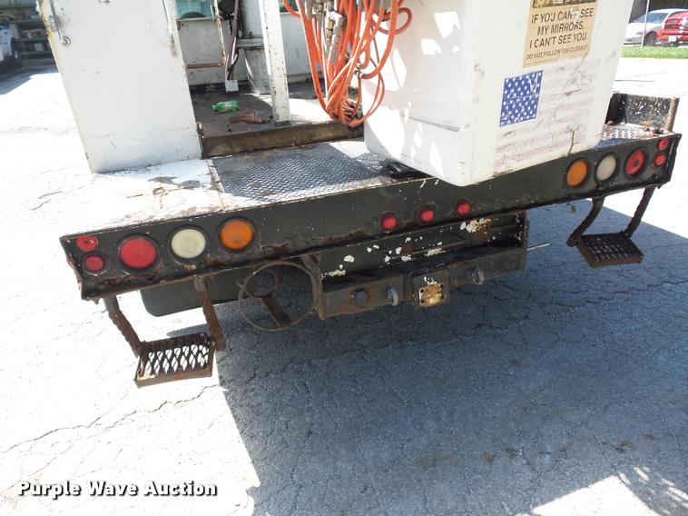 image for item BG9728 2003 Ford F550 Super Duty bucket truck
