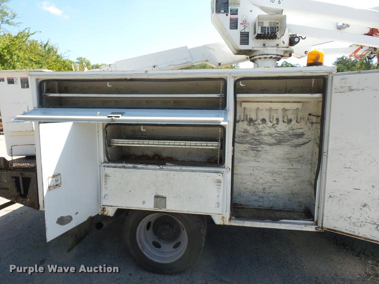 image for item BG9728 2003 Ford F550 Super Duty bucket truck