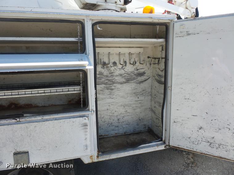 image for item BG9728 2003 Ford F550 Super Duty bucket truck