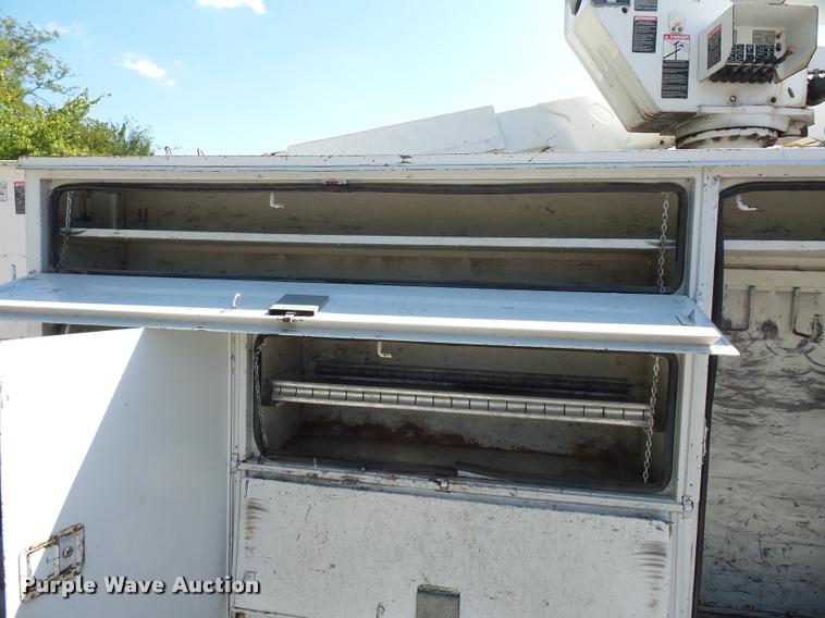 image for item BG9728 2003 Ford F550 Super Duty bucket truck