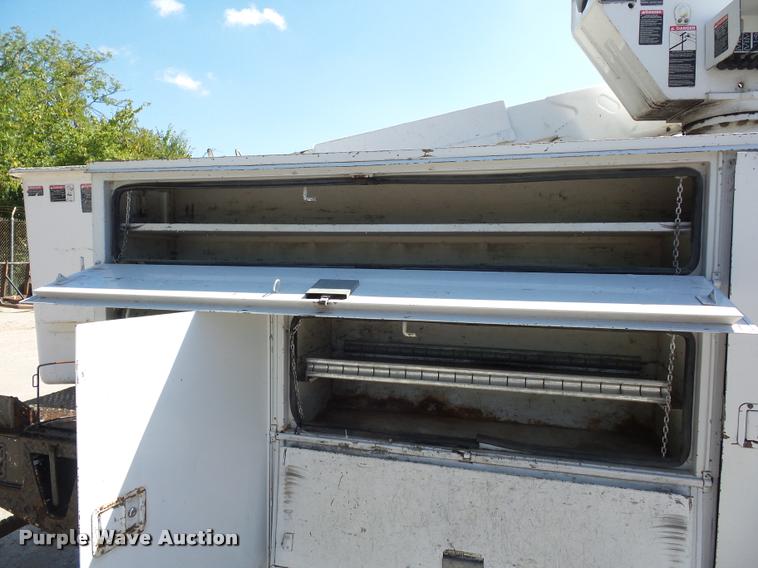 image for item BG9728 2003 Ford F550 Super Duty bucket truck