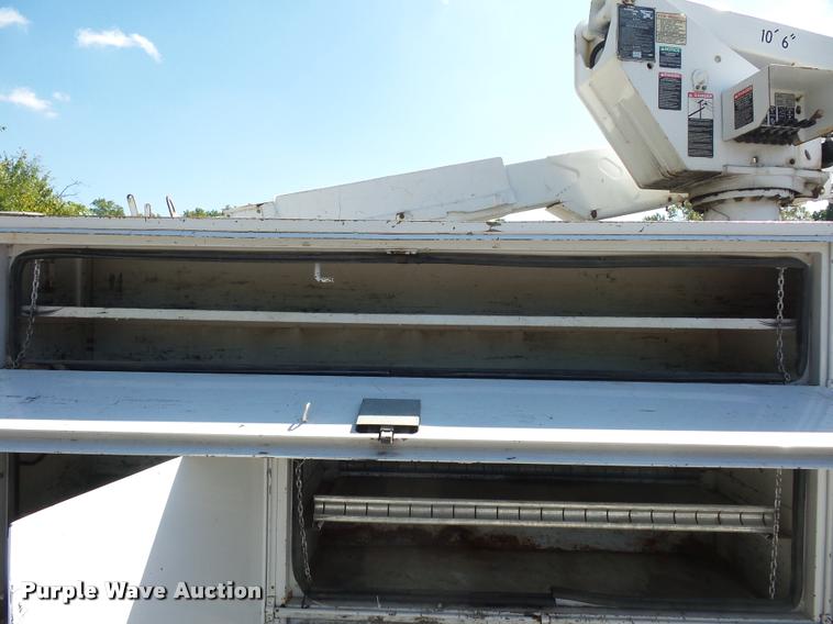 image for item BG9728 2003 Ford F550 Super Duty bucket truck