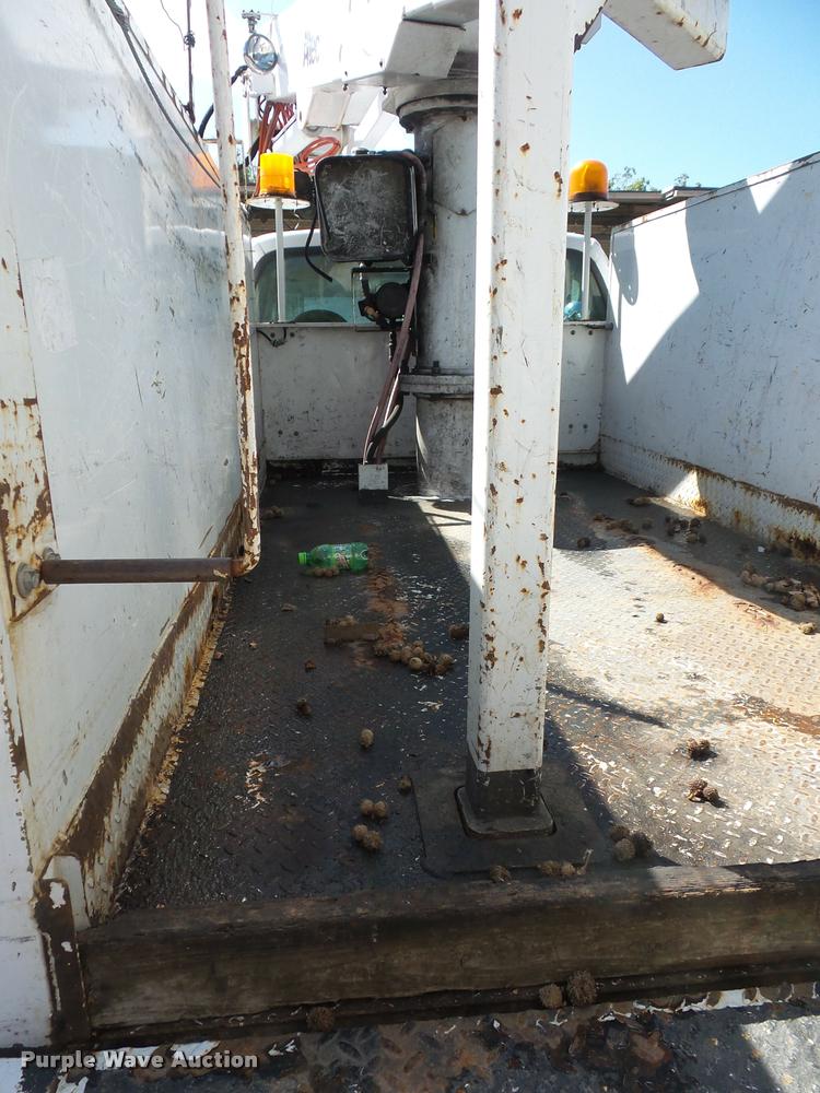 image for item BG9728 2003 Ford F550 Super Duty bucket truck