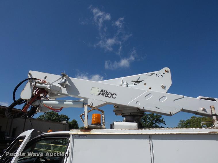 image for item BG9728 2003 Ford F550 Super Duty bucket truck