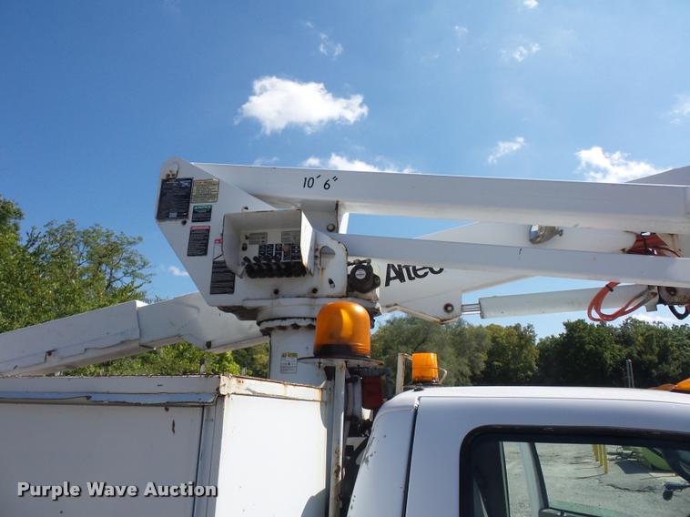 image for item BG9728 2003 Ford F550 Super Duty bucket truck