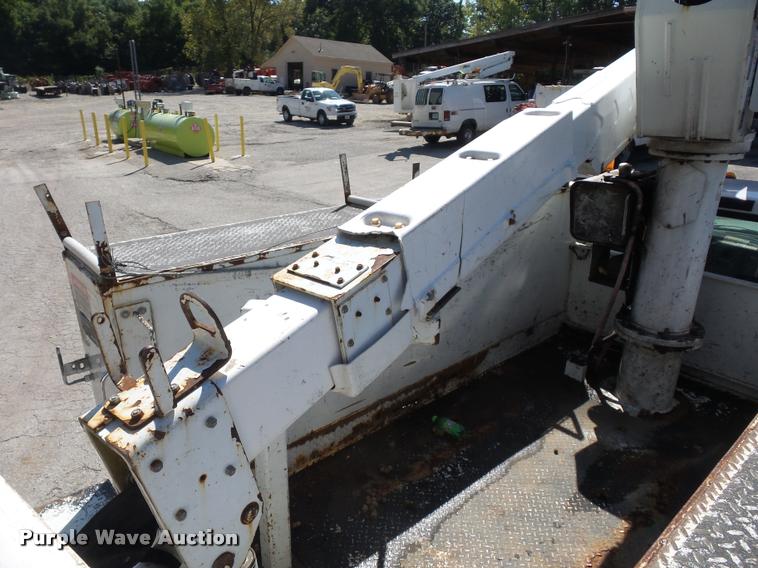image for item BG9728 2003 Ford F550 Super Duty bucket truck