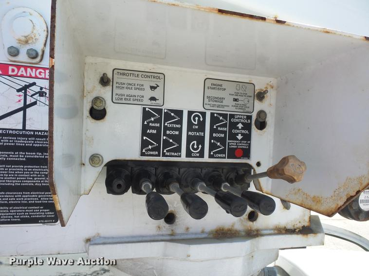 image for item BG9728 2003 Ford F550 Super Duty bucket truck