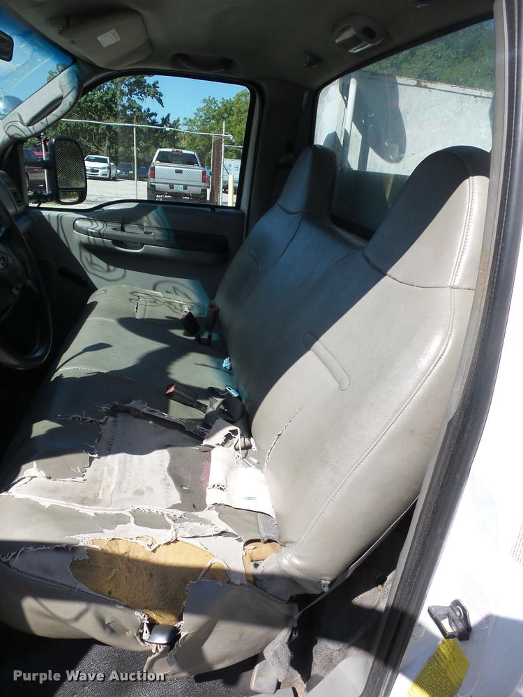 image for item BG9728 2003 Ford F550 Super Duty bucket truck