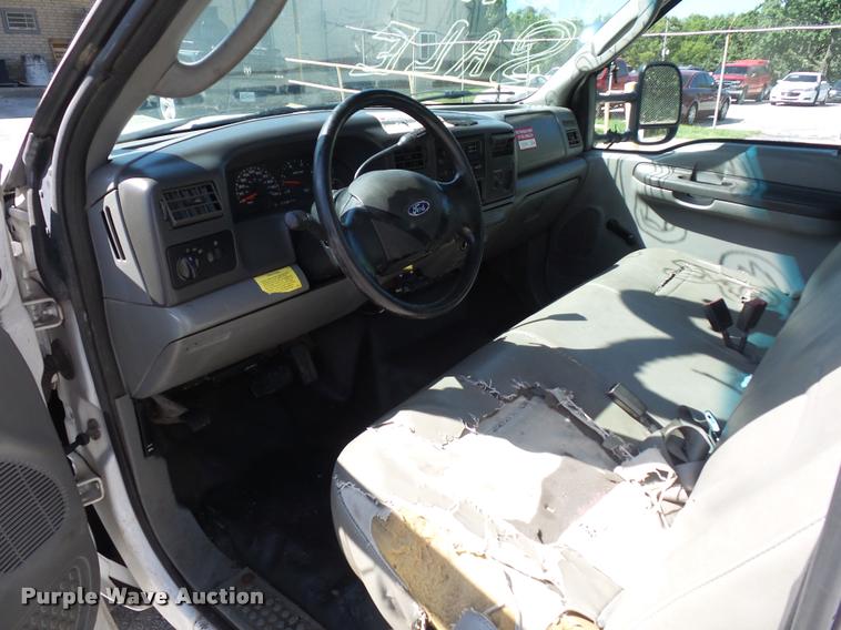 image for item BG9728 2003 Ford F550 Super Duty bucket truck