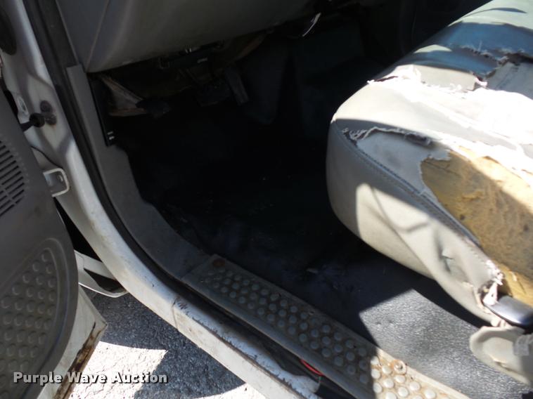 image for item BG9728 2003 Ford F550 Super Duty bucket truck