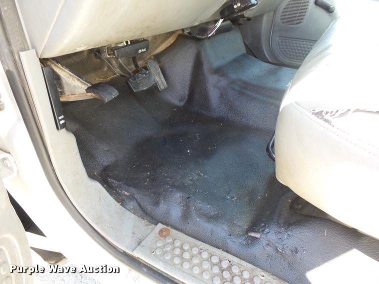 image for item BG9728 2003 Ford F550 Super Duty bucket truck