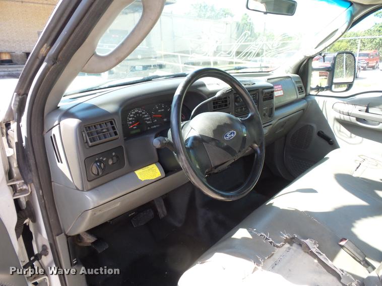 image for item BG9728 2003 Ford F550 Super Duty bucket truck