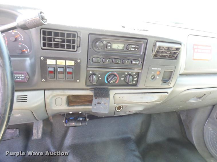 image for item BG9728 2003 Ford F550 Super Duty bucket truck