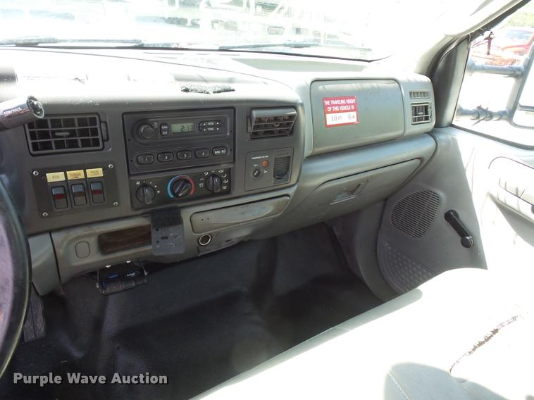 image for item BG9728 2003 Ford F550 Super Duty bucket truck