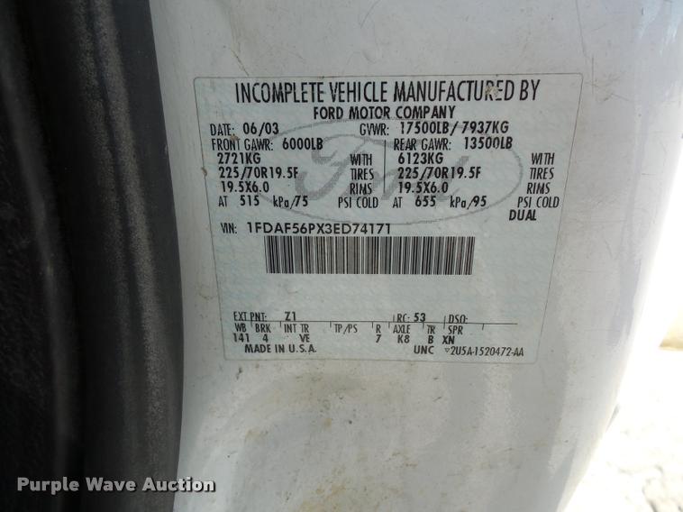 image for item BG9728 2003 Ford F550 Super Duty bucket truck