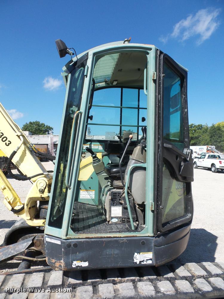 image for item BG9731 2006 Yanmar V1075A compact excavator