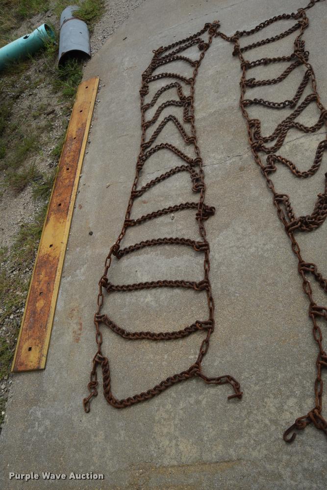 image for item CA9927 (3) motor grader tire chains