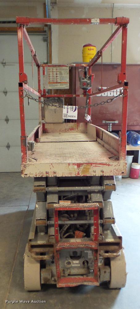 image for item DA2874 Sky Jack SJIII 3226 scissor lift