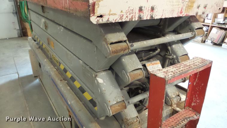 image for item DA2874 Sky Jack SJIII 3226 scissor lift