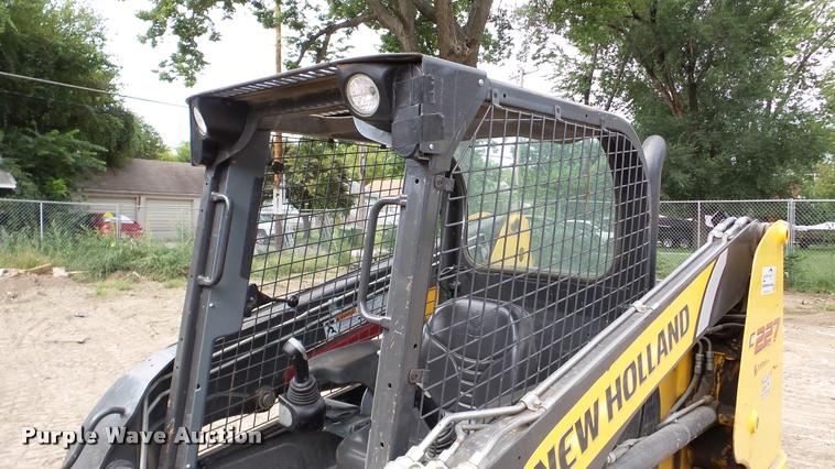 image for item DA2875 2011 New Holland C227 skid steer